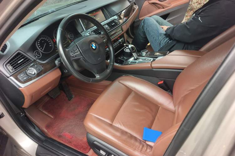 Used BMW 5 Series 2014 530Li Leading Model
