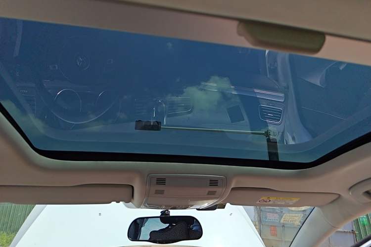 Used Volkswagen Golf 2018 1.6L Automatic Comfort Model Headliner