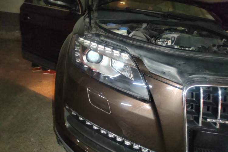 Used Audi Q7 2014 35 TFSI Ambition Edition Right Front Headlight