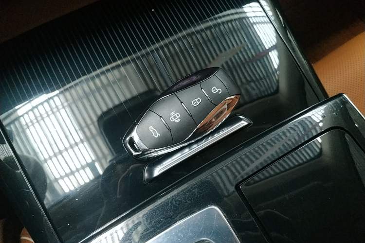 Used Hongqi H9 2024 2.0T Qixiang Luxury Business Edition Interior 1