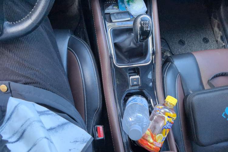 Used Dongfeng Fengon 580 2016 1.5T Manual Luxury Edition