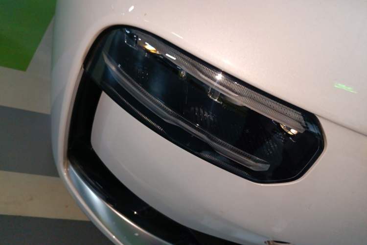 Used Geely Galaxy LEVC L380 2024 140-Degree 6-Seater All-Wheel-Drive Ultra