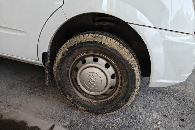 Used SAIC MAXUS Xintu V80 2021 2.0T AMT Classic Aoyuntong Short Wheelbase Mid-Roof 5/6-Seater
