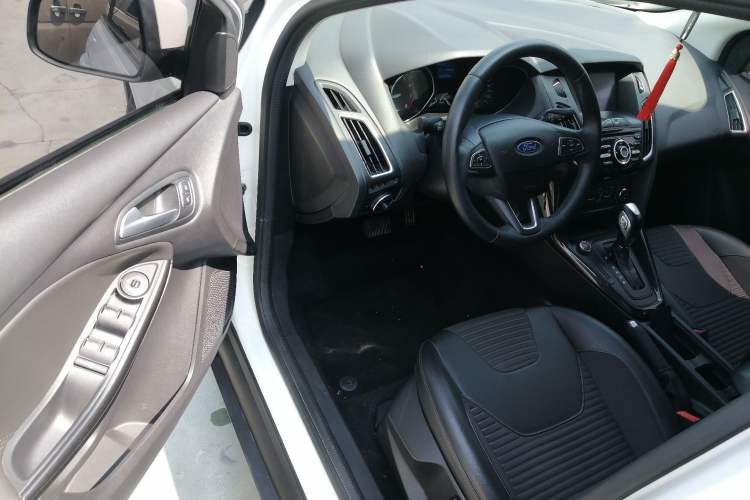 Used Ford Focus 2018 Sedan Classic 1.6L Automatic Trendy SmartDrive Edition