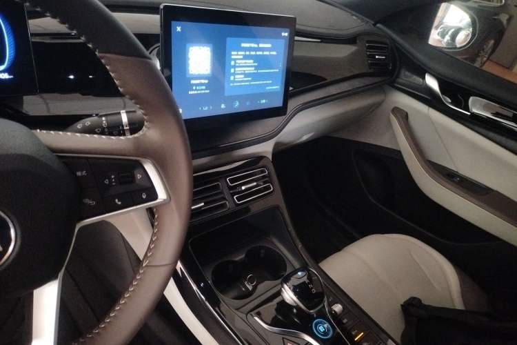 Used BYD Qin PLUS 2024 HONOR Edition DM-i 55KM Leading Model