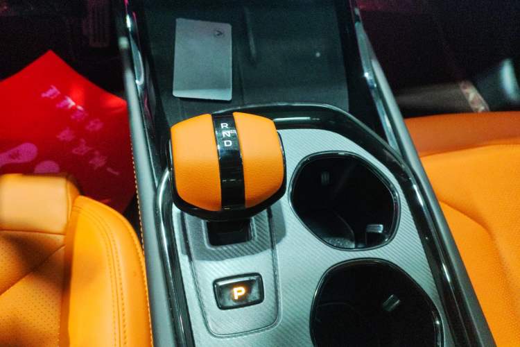 Used CHANGAN UNI-V 2025 Model Third-Generation 2.0T Dynamic Edition Gear Lever