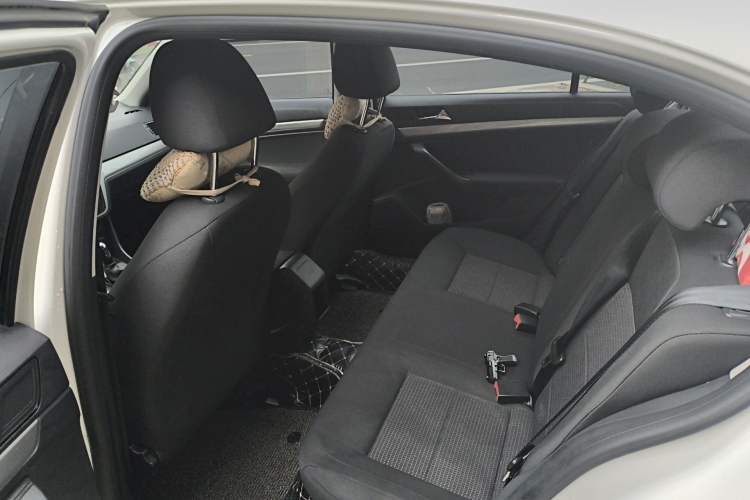 Used Volkswagen Lavida 2017 1.6L Automatic Fashion Edition
