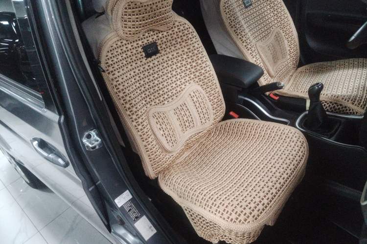 Used Jinbei Gold Hiace M Classic 2022 1.5L Engineering Lion Passenger Vehicle 5 Seats Right Front Seat