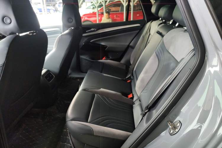 Used Volkswagen ID.4 CROZZ 2022 Long-Range Lite PRO Edition Left Rear Seat