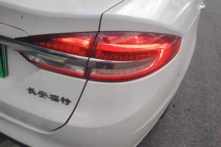 Used Ford Mondeo New Energy 2018 2.0 PHEV ZhiShang Trim Exterior 3