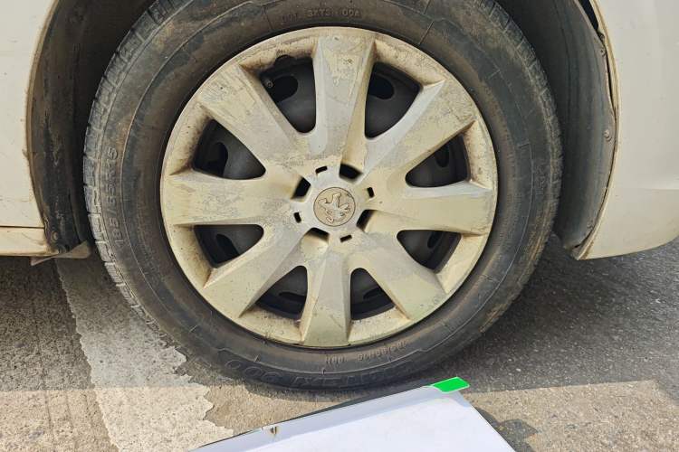 Used Peugeot 301 2018 1.6L Manual Comfort Edition Right Front Wheel Hub