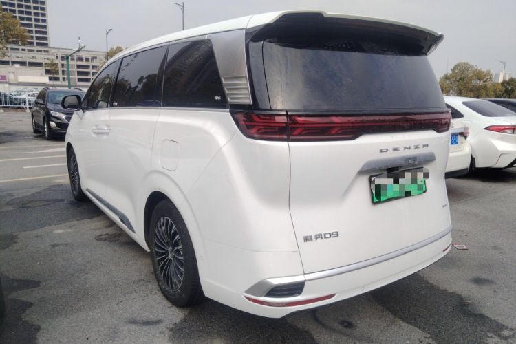 Used Denza D9 2022 DM-i 970 Four-Wheel Drive Flagship Model