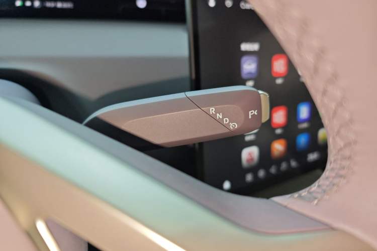 Used Avatr 06 2025 Pro Range-Extended Edition Gear Lever