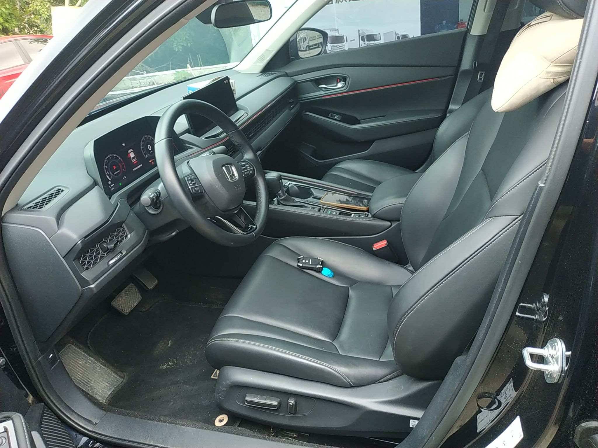 Переднее сиденье в автомобиле