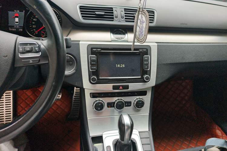 Used Volkswagen FAW-Volkswagen CC 2013 1.8TSI Luxury Model Audio And AC Panel