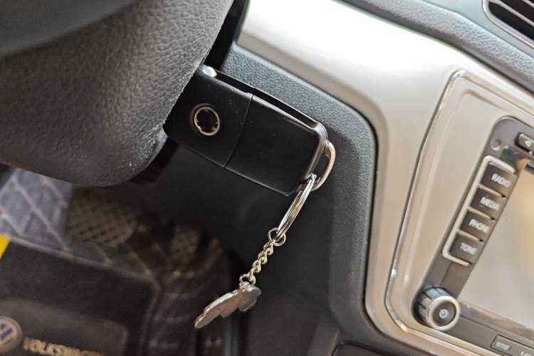 Used Volkswagen Lavida 2015 1.6L Automatic Fashion Edition Vehicle Key