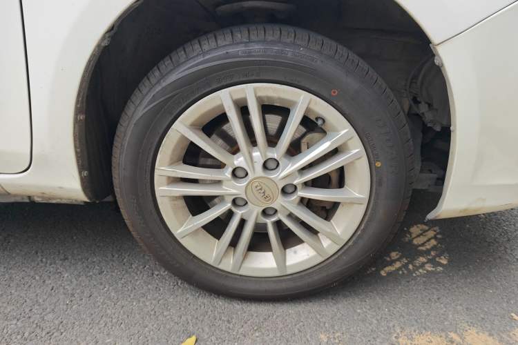 Used BYD e5 2018 450 Smart Connect Enjoyment Version
