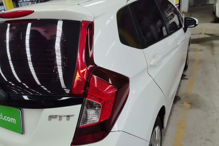 Used Honda Fit 2016 1.5L LXS CVT Comfort Sunroof Version
