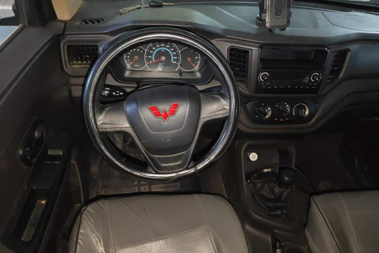 Used Wuling Hongguang V 2021 1.5L Refreshed Enjoyment Edition LAR
