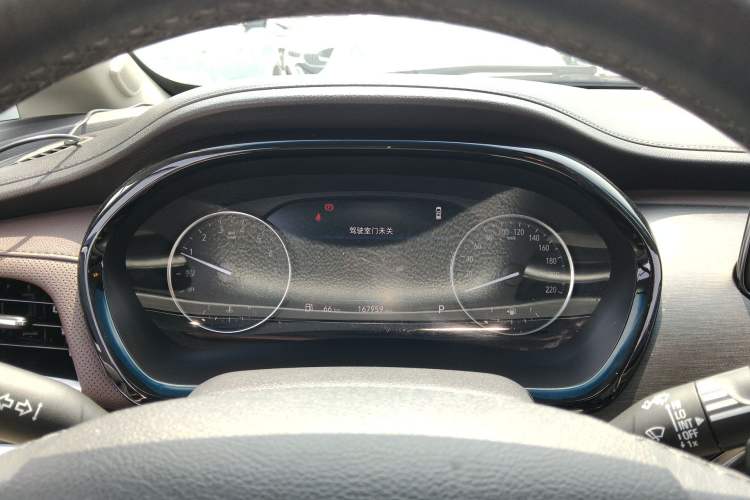 Used Buick GL8 2021 Land Cruiser Executive Class 652T Luxury Model