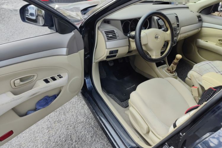 Used Nissan Sylphy 2012 Classic 1.6XE Manual Comfort Edition Driver Seat