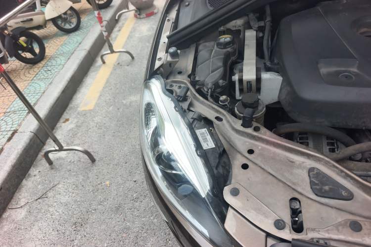 Used Volvo XC60 2017 T5 Smart Upgrade Edition Right Front Headlight