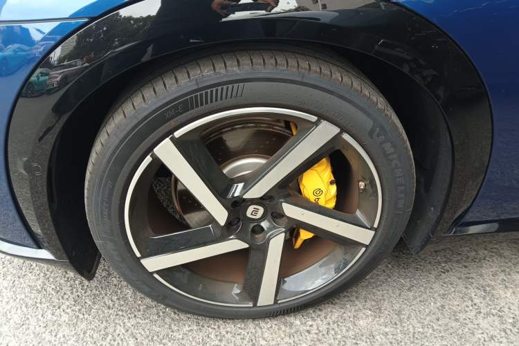 Used Xiaomi Auto YU7 2025 Ultra-Long Range High-Performance All-Wheel-Drive Max Edition