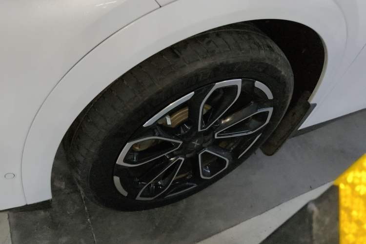 Used XPeng G6 2025 625 Long-Range Max Flagship Edition Left Front Wheel Hub