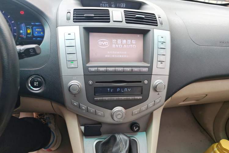 Used BYD S6 2012 2.0L Manual Luxury Version
