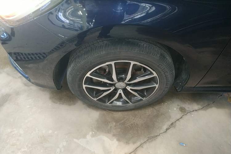 Used BYD Song MAX 2018 1.5T Automatic Smart Connect Elite Model with 6 Seats Left Front Wheel Hub