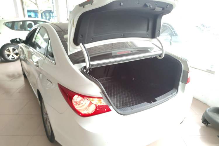 Used Hyundai Sonata 2014 2.4L Automatic Leading Edition China IV Standard
