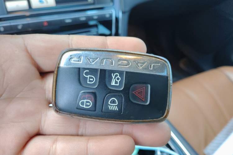 Used Jaguar XJ 2015 XJL 3.0 SC Four-Wheel Drive Panoramic Business Edition

