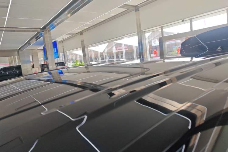 Used Denza D9 2025 DM-i Smart Drive 1020 Four-Wheel Drive Deluxe Model Roof