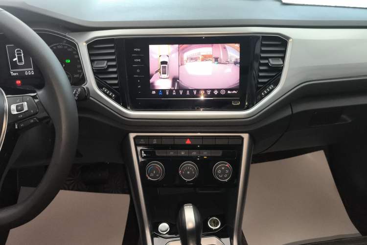 Used Volkswagen T-ROC 2022 280TSI DSG Two-Wheel Drive Elite PLUS Audio And AC Panel