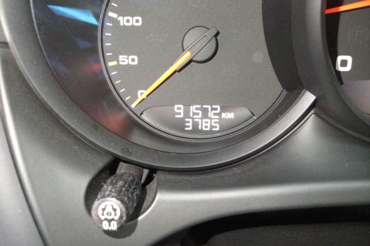 Used Porsche Macan 2018 Macan 2.0T Odometer Close Up