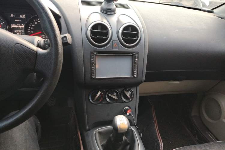 Used Nissan Qashqai 2012 1.6XE Wind 5MT 2WD
