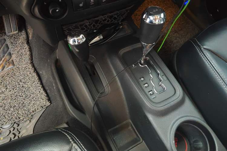 Used Jeep Wrangler 2013 3.6L Sahara Four-Door Edition
