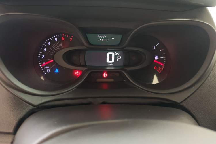 Used Renault Captur 2015 1.2T Automatic Standard Edition
