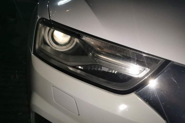Used Audi Q3 2016 30 TFSI Fashion Model Right Front Headlight