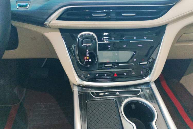 Used Buick GL8 2022 ES Land Cruiser 653T Luxury Model