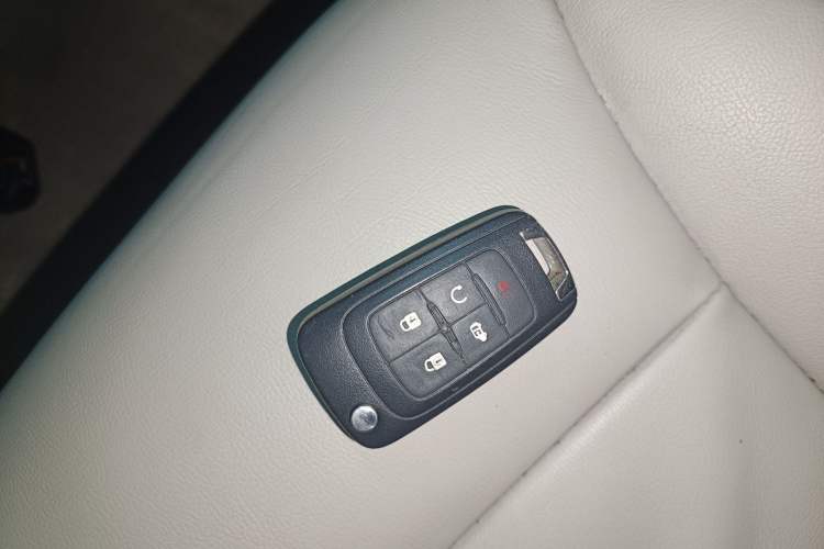 Used Buick GL8 2018 28T Luxury Model China VI Standard
