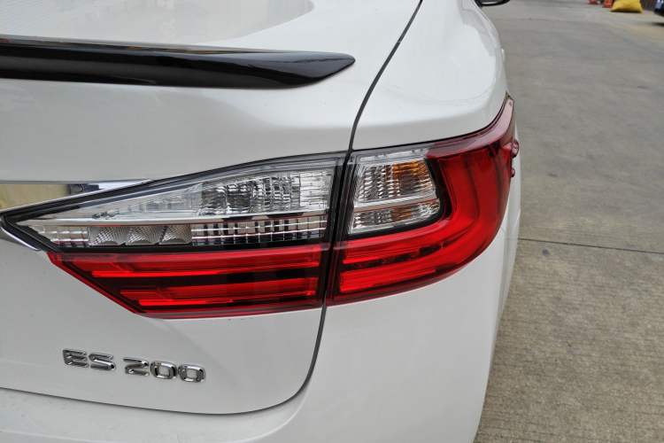 Used Lexus ES 2017 200 30th Anniversary Edition