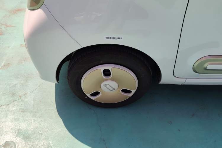 Used Bestune Pony 2025 222km Range Agile Horse Left Front Wheel Hub