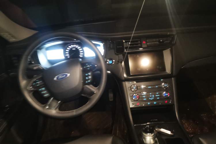 Used Ford Taurus 2016 EcoBoost 180 Luxury Model