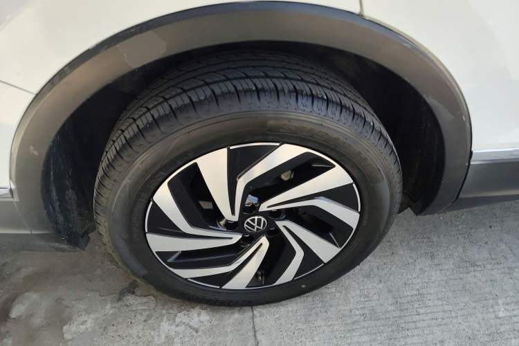 Used Volkswagen Tiguan L 2023 300TSI Automatic Two-Wheel Drive Smart Edition