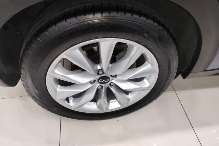 Used Infiniti QX50 2018 2.0T Two-Wheel Drive Fashion Edition Exterior 5