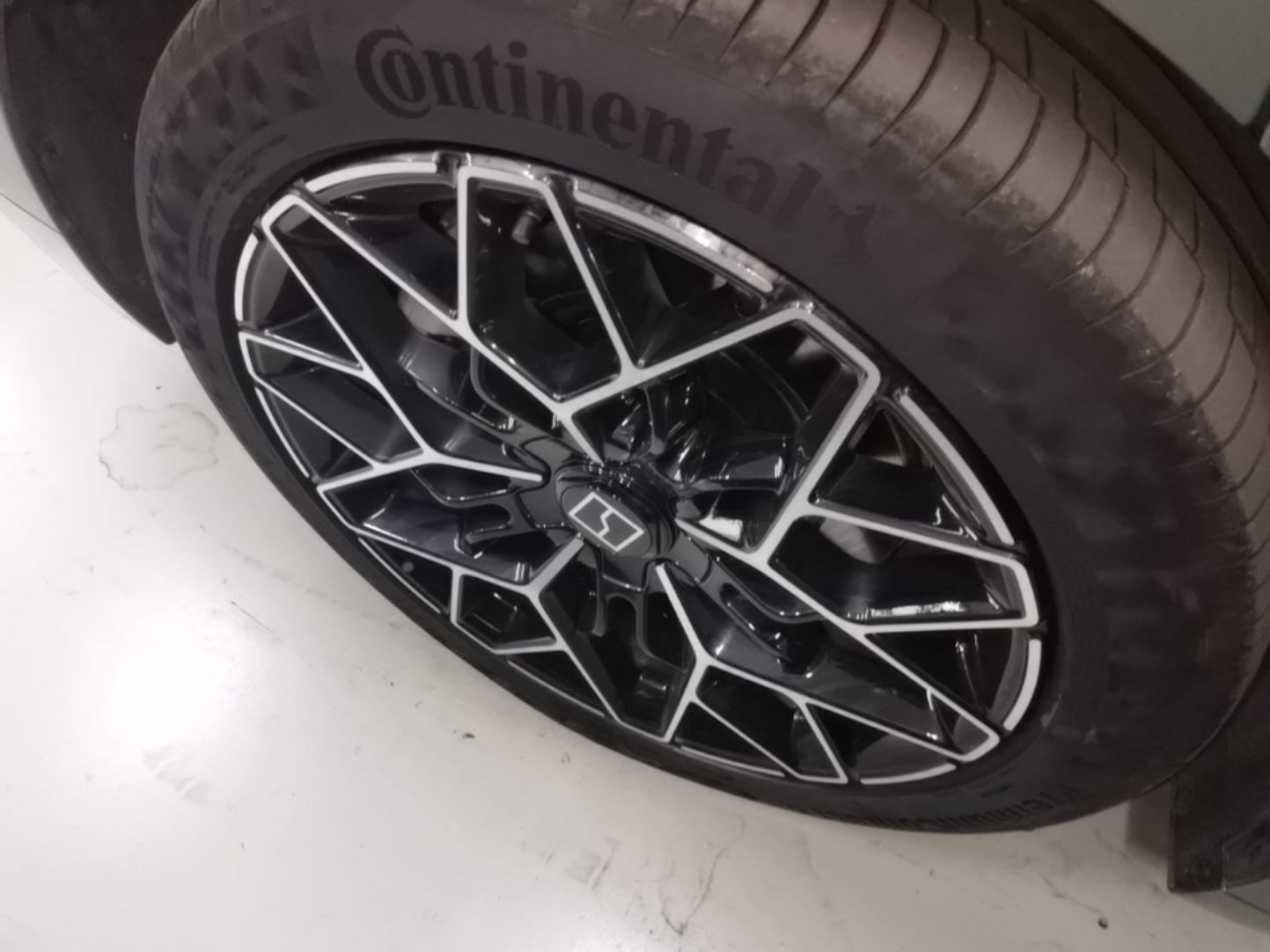 Zeekr 001 2025 WE Edition 95 kWh All-Wheel Drive — снимка 11