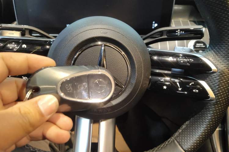 Used Mercedes-Benz C-Class 2023 C 260 L Sport Edition Vehicle Key