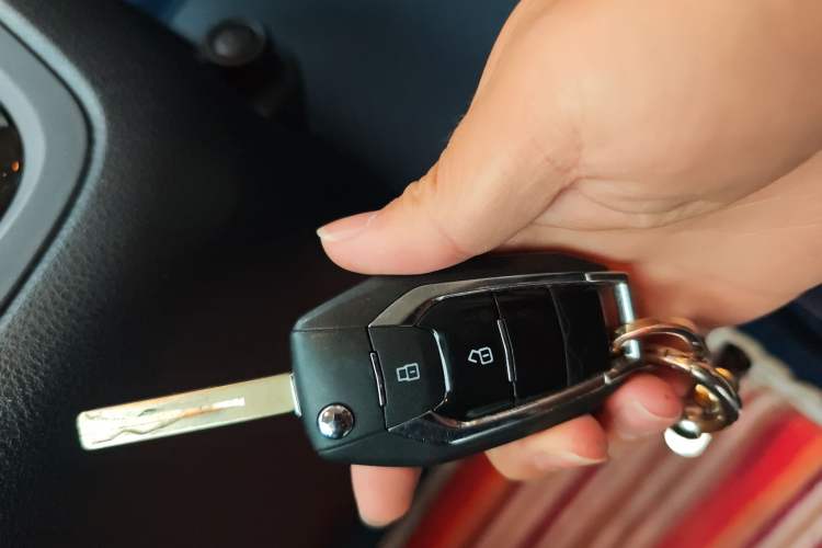 Used SAIC MAXUS G20 2023 Facelifted ES 2.0T Gasoline Automatic Value Edition