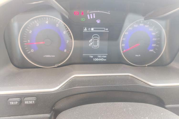 Used Geely Auto Emgrand 2016 Sedan 1.5L Manual Upward Edition Odometer Close Up